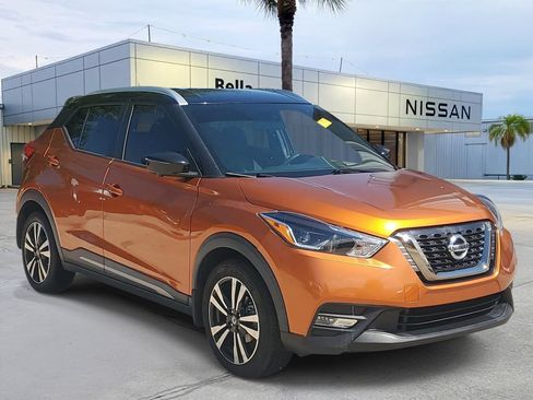 Used 2019 Nissan Kicks SR w/ Exterior Electronics Package FWD image 8