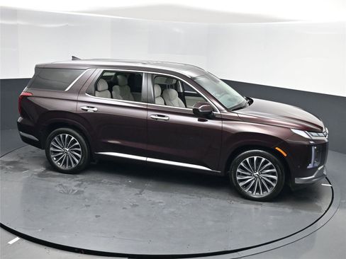Used 2025 Hyundai Palisade Calligraphy image 7