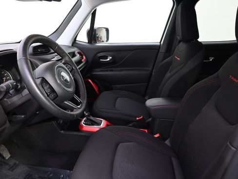 Used 2022 Jeep Renegade Trailhawk AWD/4WD image 13