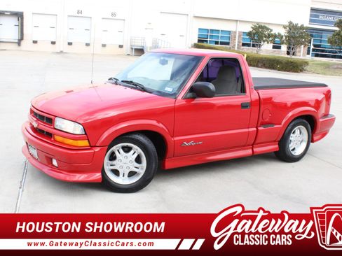 Used 2001 Chevrolet S10 Pickup Xtreme w/ Preferred Equipment Group image 1