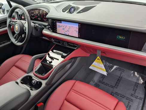 New 2026 Porsche Cayenne E-Hybrid Coupe AWD/4WD image 27