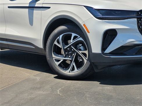 New 2026 Lincoln Nautilus Premier w/ Equipment Group 102A image 2