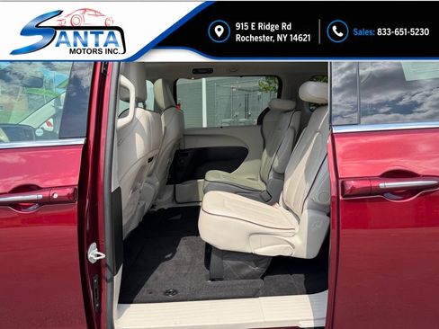 Used 2019 Chrysler Pacifica Limited w/ Advanced Safetytec Group FWD image 14