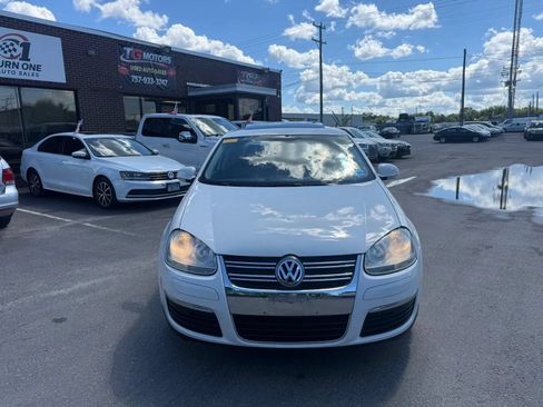 Used 2010 Volkswagen Jetta SE FWD image 8