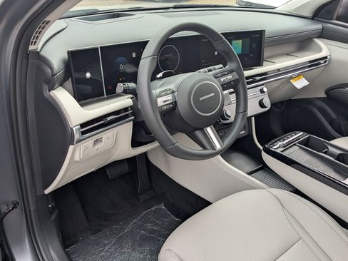 New 2025 Hyundai Tucson Limited image 8