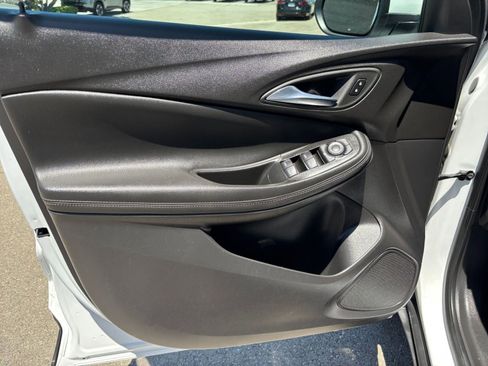 Used 2025 Buick Encore GX Preferred FWD image 18