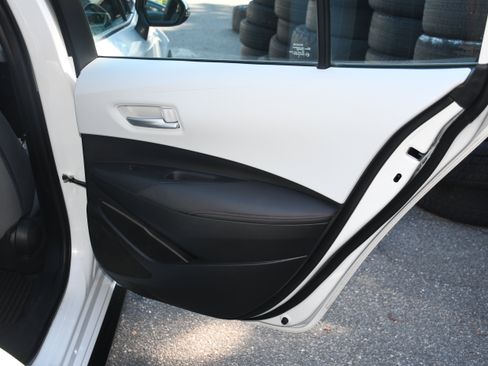 Used 2023 Toyota Corolla SE image 18