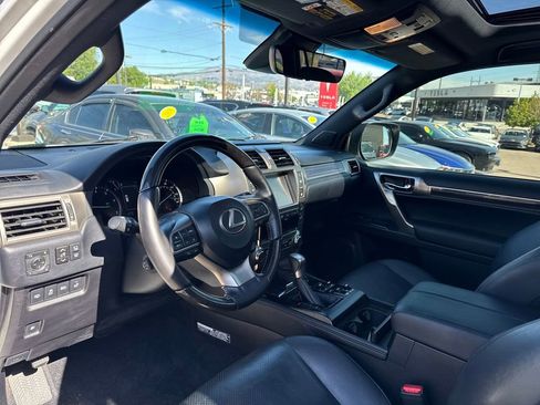 Used 2020 Lexus GX 460 Luxury w/ Off Road Package AWD/4WD image 23