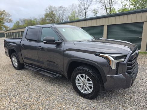 Used 2024 Toyota Tundra SR5 w/ SR5 Convenience Package AWD/4WD image 10