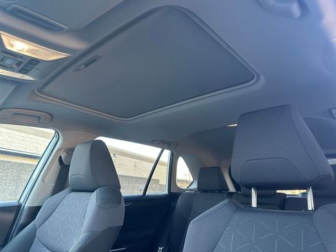 Used 2025 Toyota RAV4 XLE w/ Convenience Package image 30