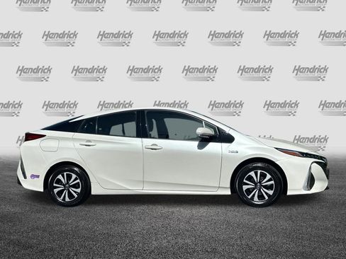 Used 2019 Toyota Prius Prime Premium image 3