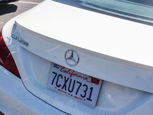 Used 2014 Mercedes-Benz CLA 250 image 9