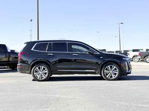 Used 2021 Cadillac XT6 Premium Luxury image 4