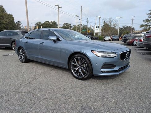 Used 2018 Volvo S90 T5 Momentum w/ Convenience Package image 2