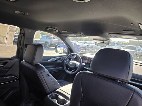 New 2025 Chevrolet Traverse LT w/ Driver Confidence Package image 17