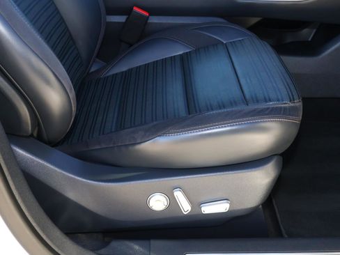 Used 2024 Lincoln Nautilus Reserve w/ Equipment Group 202A image 20