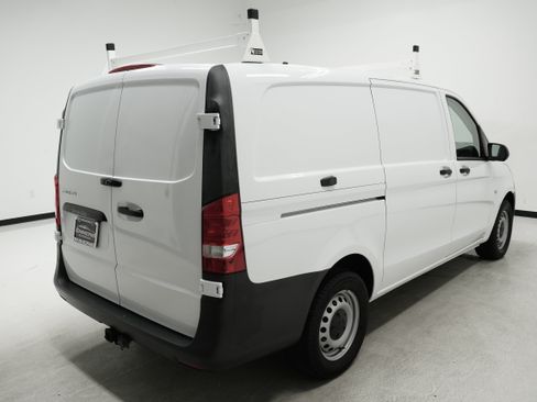 Used 2022 Mercedes-Benz Metris image 4