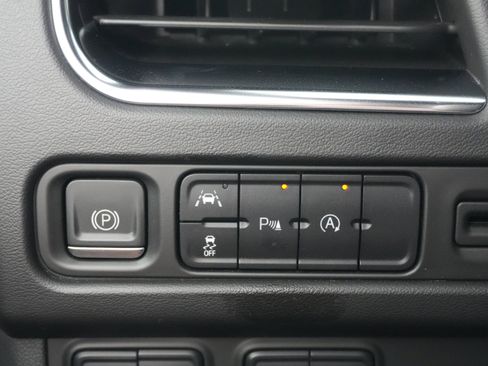 Used 2024 Chevrolet Suburban LT AWD/4WD image 29