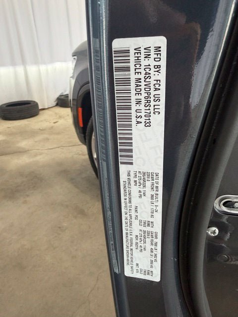 Used 2024 Jeep Wagoneer Series III w/ Premium Group I AWD/4WD image 26