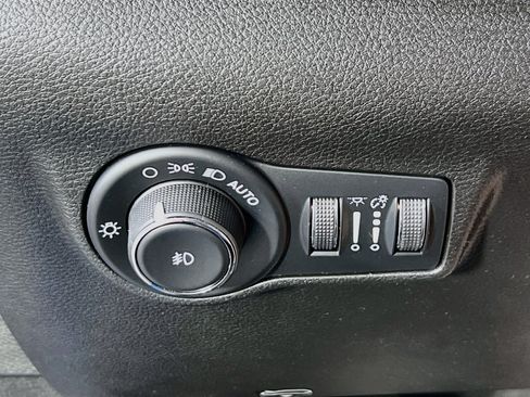 Used 2023 Jeep Compass Limited w/ Elite Group AWD/4WD image 10