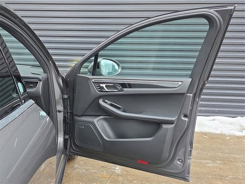 Certified 2016 Porsche Macan S image 20