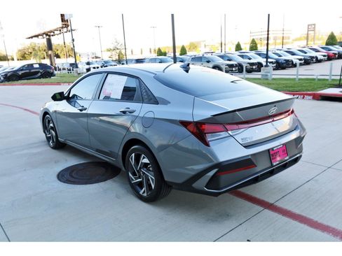 Certified 2025 Hyundai Elantra Sport image 7