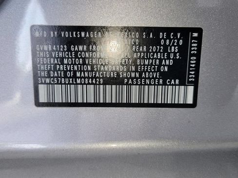 Used 2020 Volkswagen Jetta SE w/ SE Cold Weather Package FWD image 32