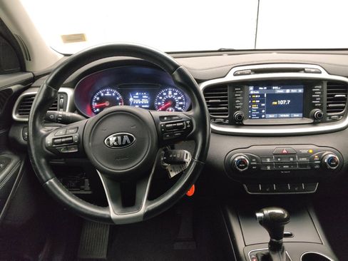 Used 2018 Kia Sorento LX image 22