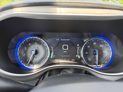 New 2027 Chrysler Pacifica Select w/ Family Tech Group FWD image 21