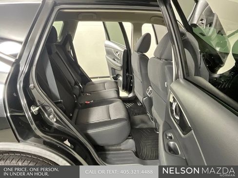 Used 2017 Nissan Rogue SV FWD image 15