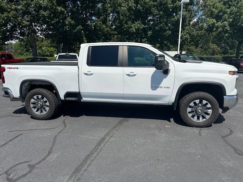 Used 2024 Chevrolet Silverado 2500 LT w/ Convenience Package AWD/4WD image 5