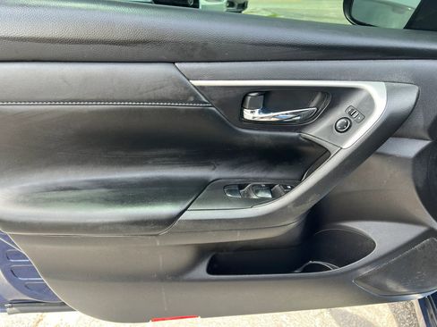 Used 2016 Nissan Altima 2.5 SR FWD image 9