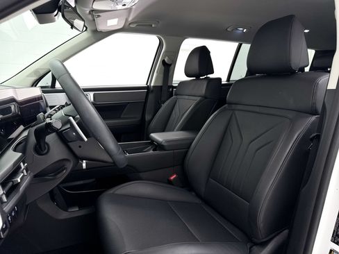 Used 2025 Hyundai Santa Fe SEL FWD image 19