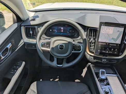 New 2026 Volvo XC60 B5 Core AWD/4WD image 16