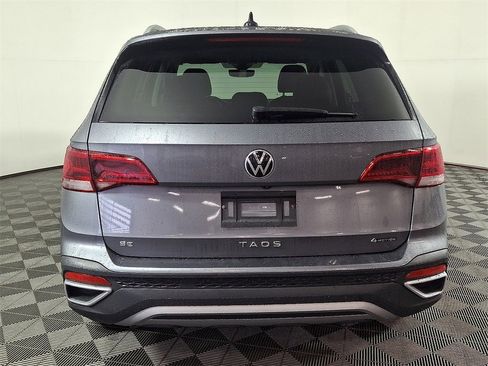 Used 2022 Volkswagen Taos SE w/ IQ.Drive SE Package image 8
