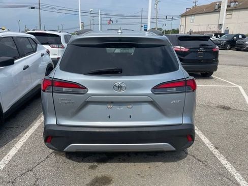 Used 2024 Toyota Corolla Cross XLE FWD image 5