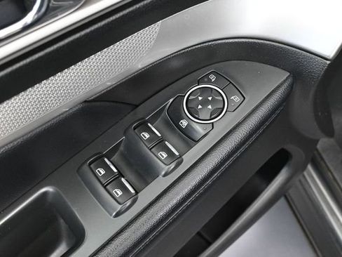 Used 2017 Ford Explorer XLT AWD/4WD image 18