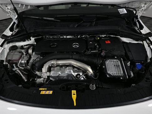 Used 2025 Mercedes-Benz GLA 250 image 32