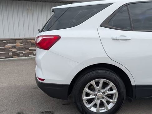 Used 2021 Chevrolet Equinox LS image 15