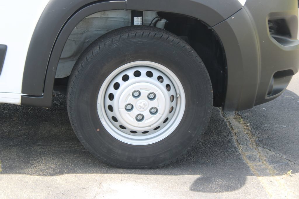 Used 2024 RAM ProMaster 2500 w/ Convenience Group FWD image 12