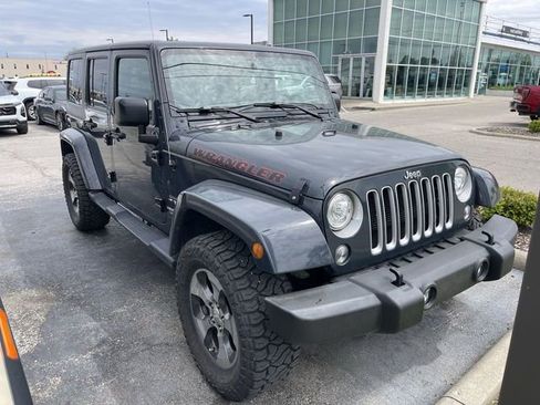 Used 2017 Jeep Wrangler Unlimited Sahara w/ Connectivity Group AWD/4WD image 12