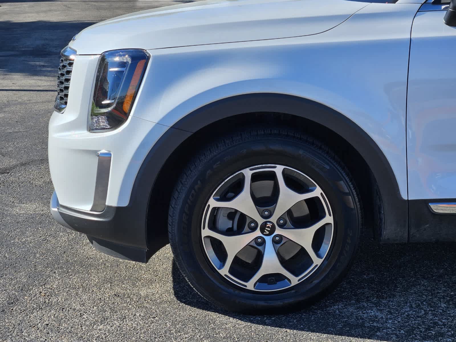 Used 2020 Kia Telluride EX w/ Towing Package FWD image 8