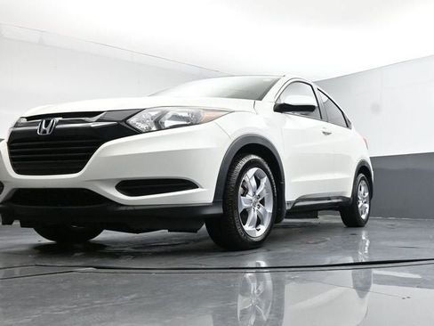 Used 2016 Honda HR-V LX image 40