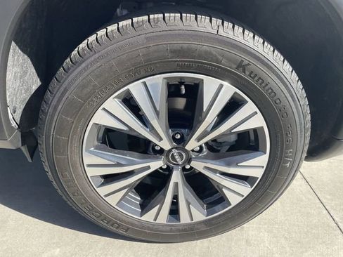 Used 2023 Nissan Rogue SV image 31