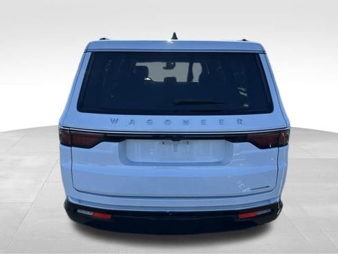 Used 2024 Jeep Wagoneer L Series III w/ Flexible Seating Group image 6