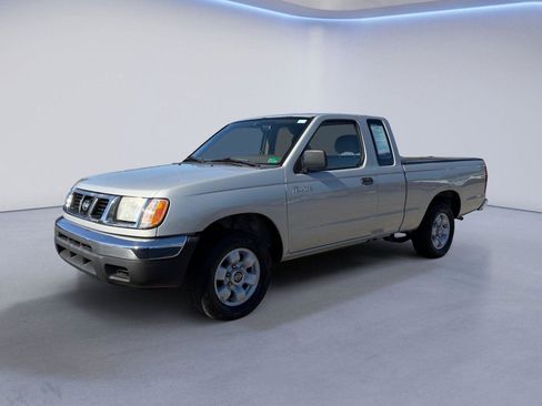 Used 1998 Nissan Frontier XE RWD image 7
