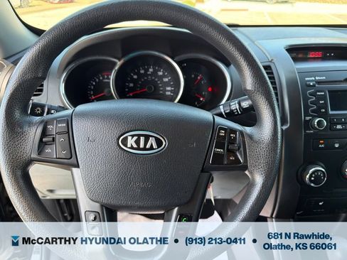 Used 2012 Kia Sorento LX w/ Convenience Pkg FWD image 6