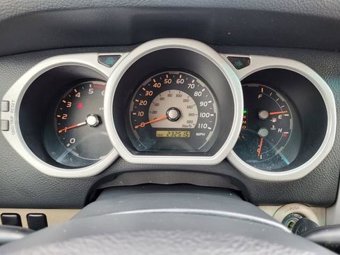 Used 2004 Toyota 4Runner SR5 RWD image 14
