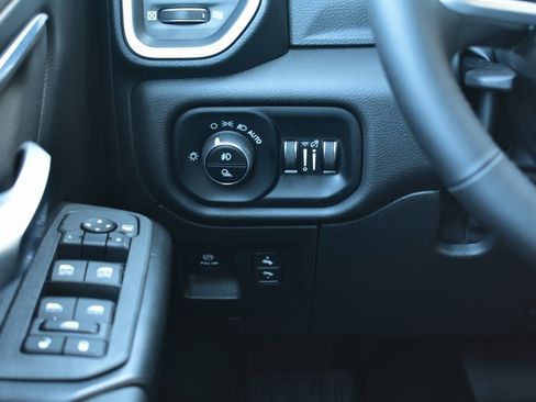 New 2025 RAM 1500 Big Horn image 38