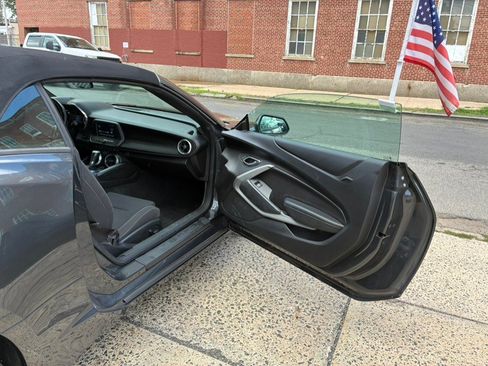 Used 2017 Chevrolet Camaro LT RWD image 11